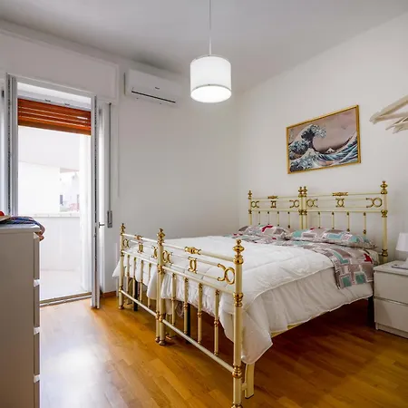 Guesthost - A Due Passi Dal Mare - With Parking Appartement