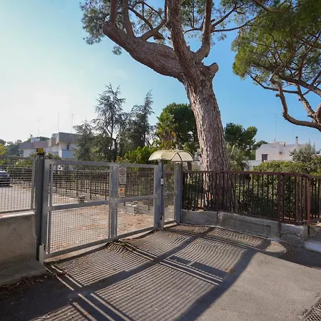 Guesthost - A Due Passi Dal Mare - With Parking * Bari
