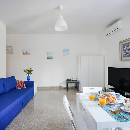 Guesthost - A Due Passi Dal Mare - With Parking Apartamento